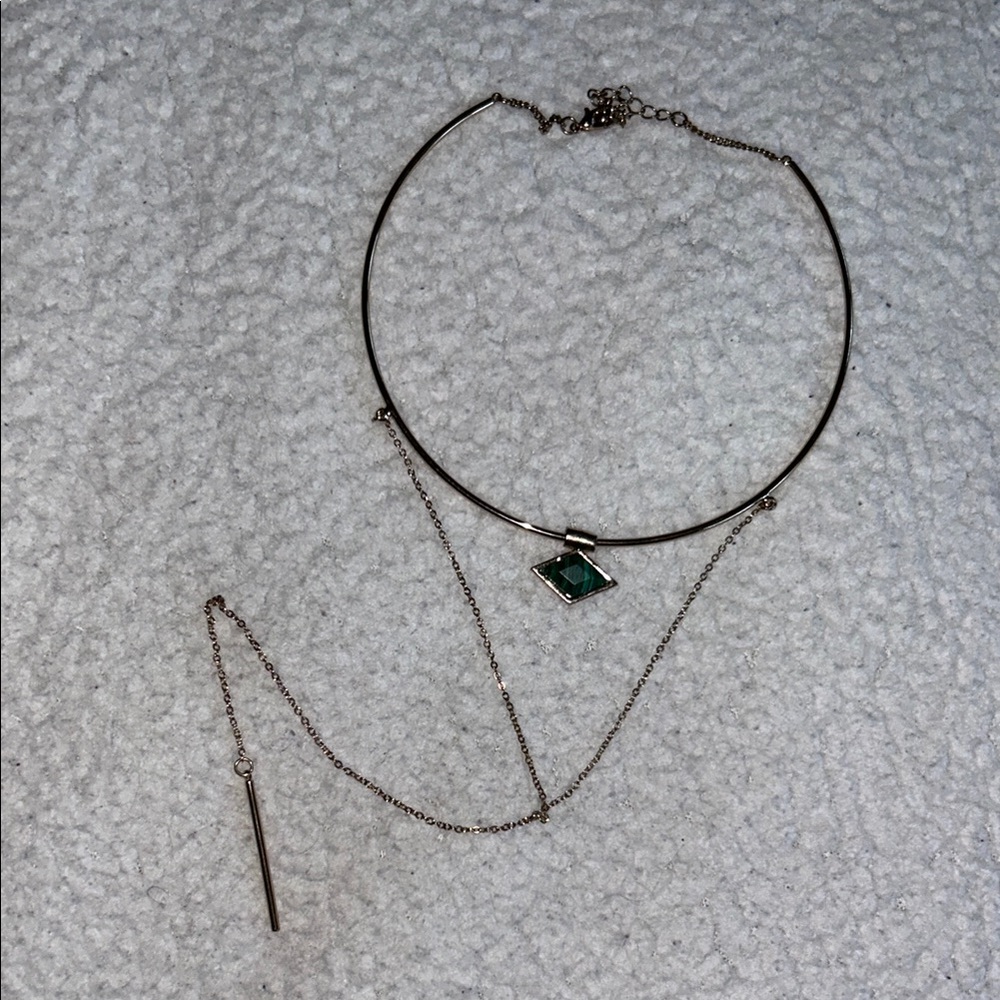 Elegant Gold Layered Necklace with Green Pendant